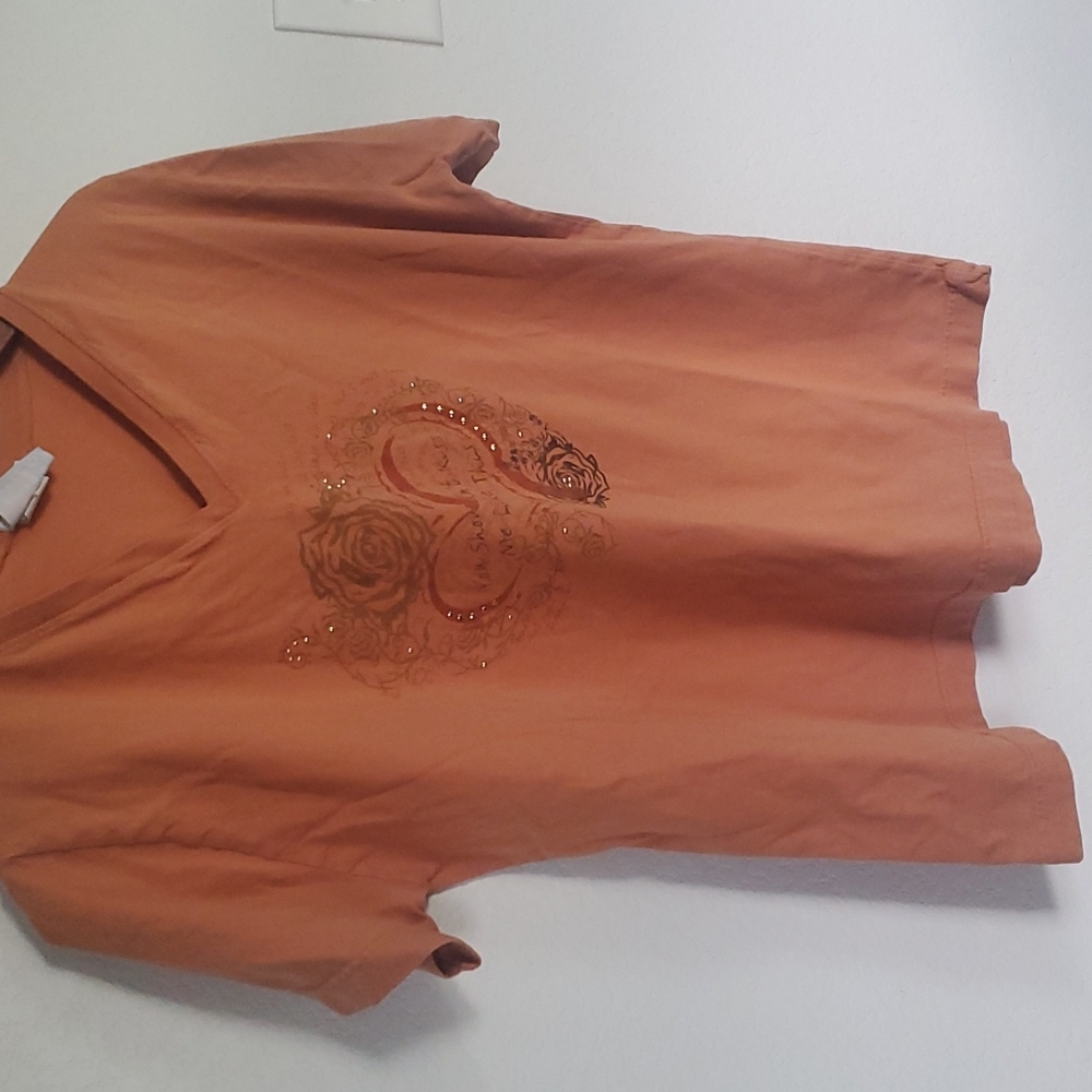 Women T-shirt.